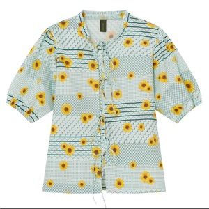 Résumé fluffy Frida RS floral tie up blouse